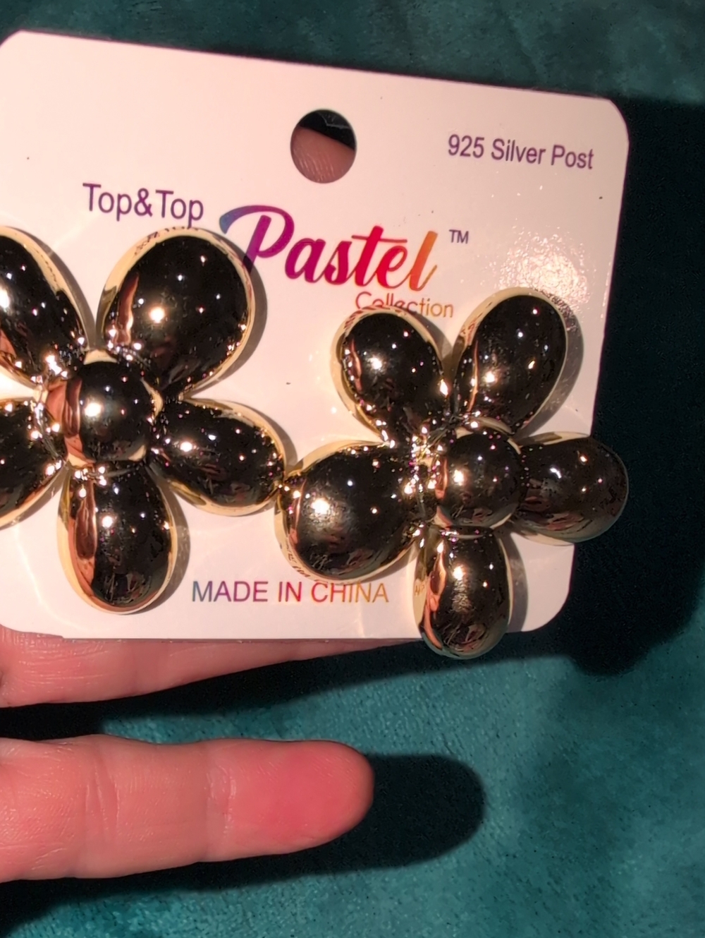 Top&Top Pastel Gold Toned Flower Pierced Stud Earrings